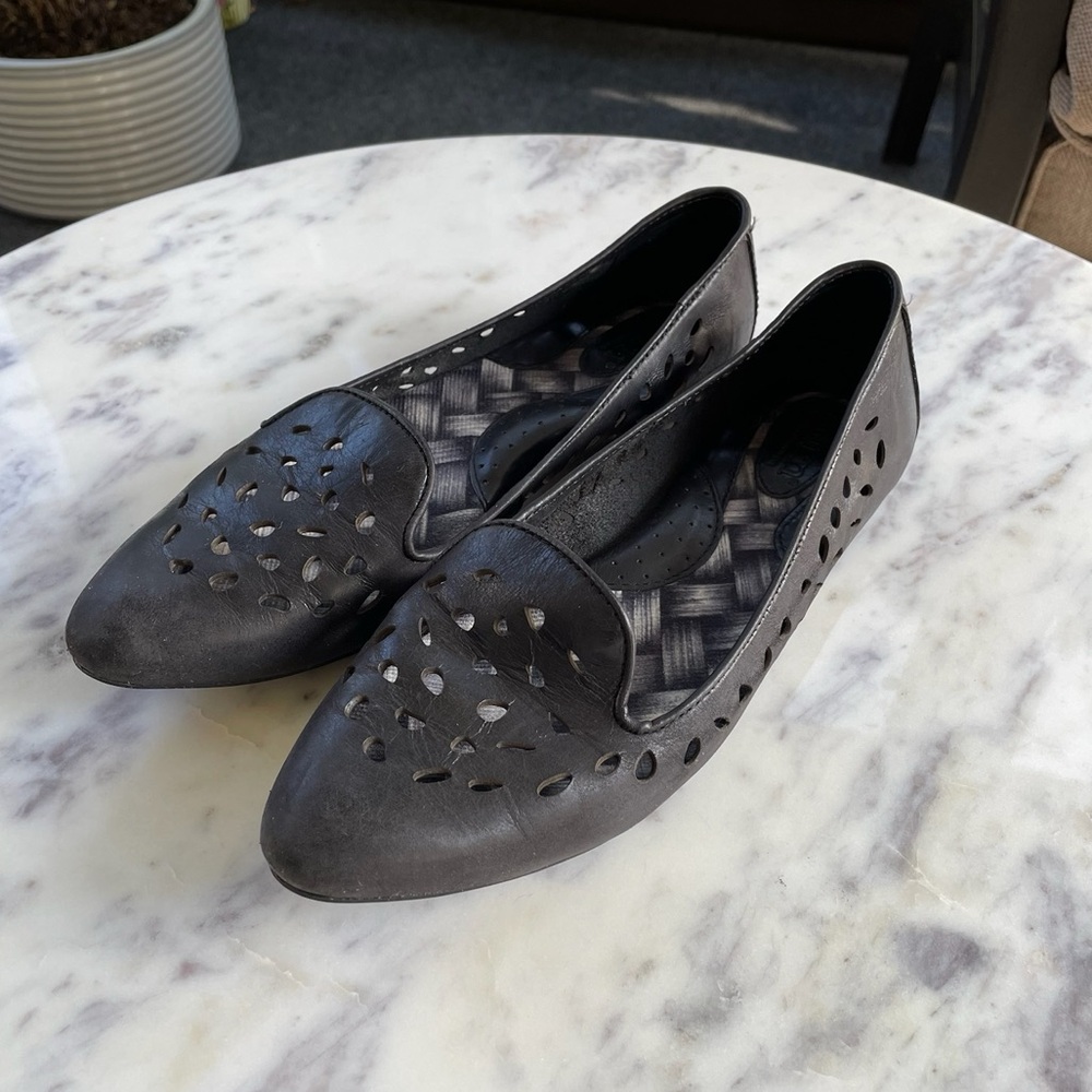 Born Black Leather Flats with Cutout Details – Women’s Size 6.5 / 37